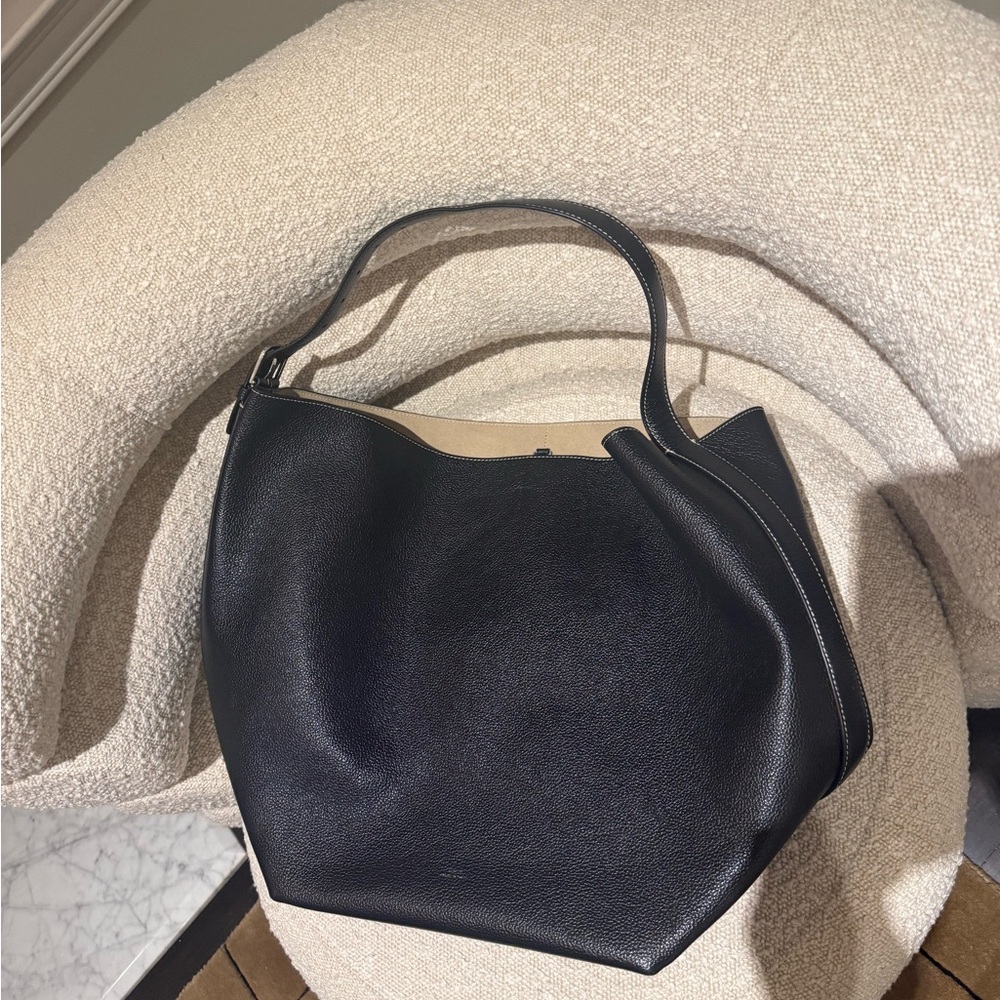 Toteme Black Pebbled Leather Tote with Contrast Stitching - Picture 4 of 5